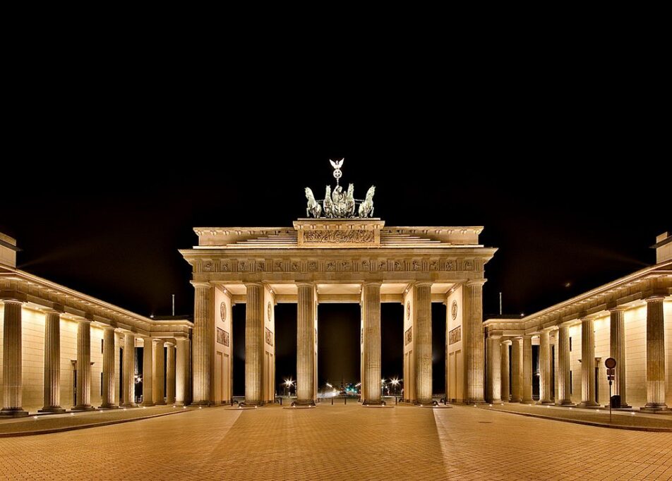 Puerta-de-Brandemburgo-Berlin-1024x682-1-e1764631268855