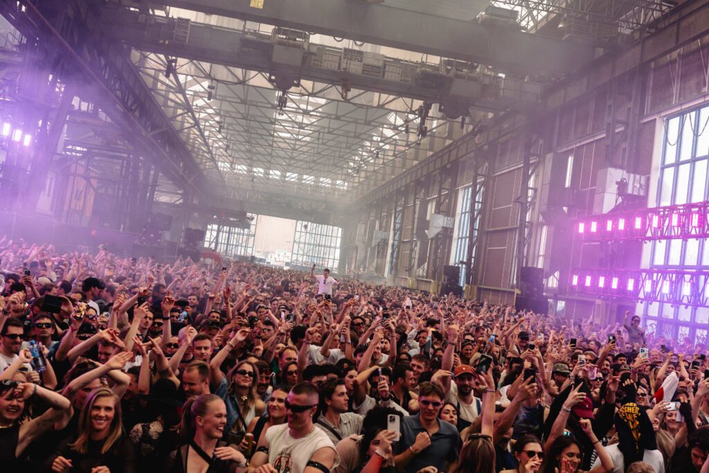 DGTL AMS 26_Credits_BradaMedia